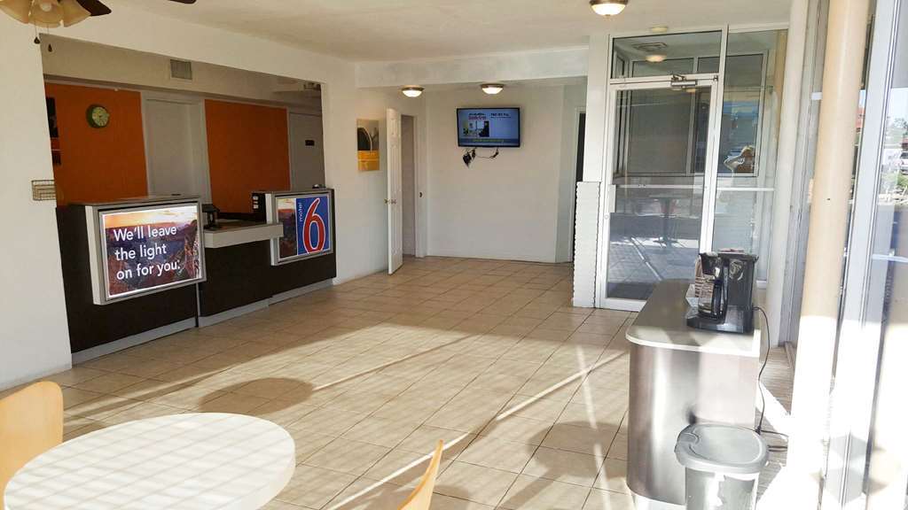 Motel 6 Hobbs Dalaman gambar